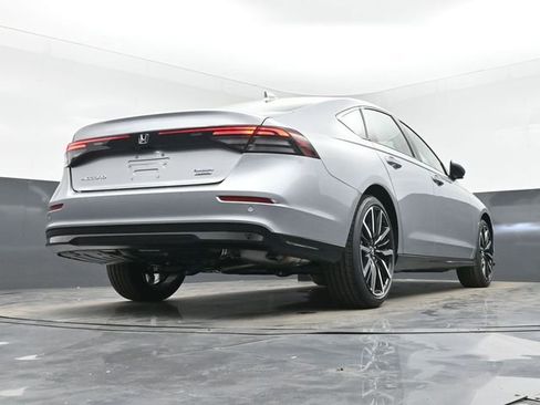 Used 2025 Honda Accord Touring image 30