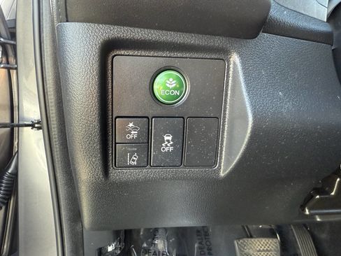 Used 2021 Honda HR-V EX image 14
