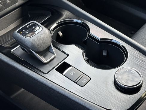 Used 2024 Nissan Rogue SV image 30