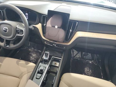 New 2026 Volvo XC60 B5 Core w/ Climate Package image 18