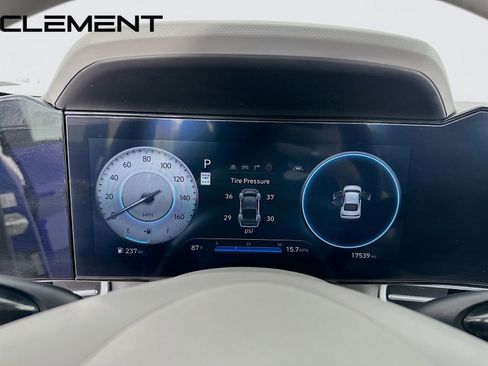 Certified 2024 Hyundai Elantra SEL FWD image 18