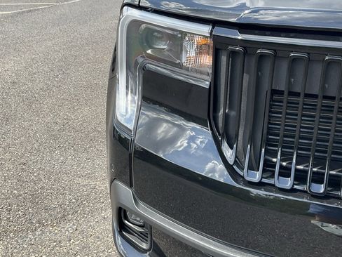 New 2025 Ford Maverick Lobo image 2