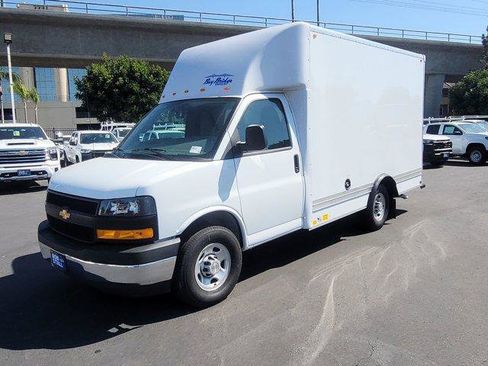Used 2026 Chevrolet Express 3500 w/ Power Convenience Package RWD image 4