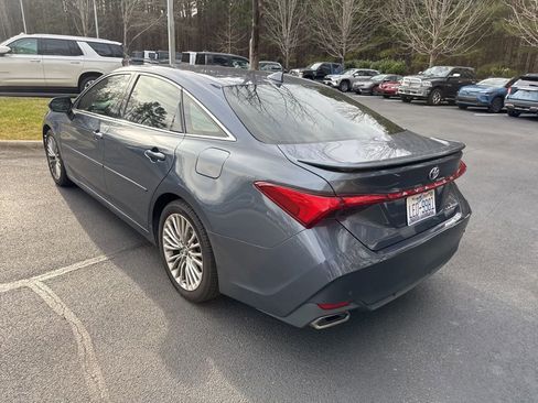 Used 2020 Toyota Avalon Limited image 17