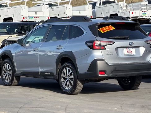 Certified 2025 Subaru Outback Premium image 5