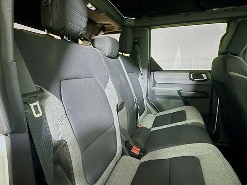 Used 2022 Ford Bronco Big Bend w/ Sasquatch Package image 25