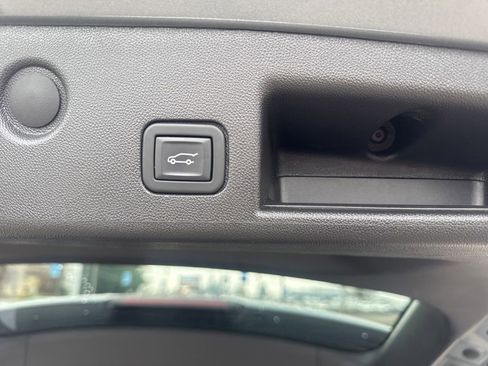 Used 2024 Chevrolet Equinox LT image 19