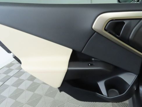 Used 2025 BMW X3 xDrive30i w/ Premium Package image 27