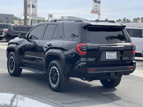 Used 2025 Toyota 4Runner TRD Off-Road Premium AWD/4WD image 4