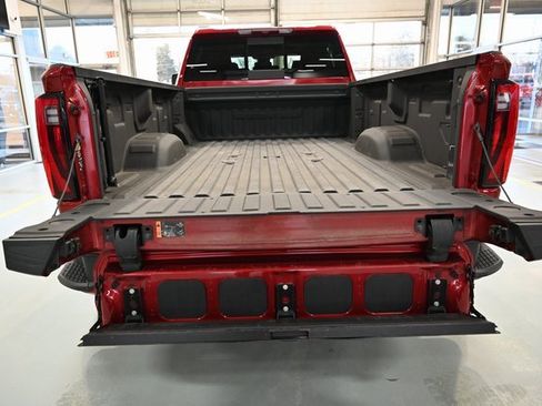 Used 2024 GMC Sierra 3500 Denali image 9