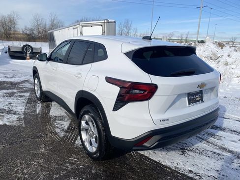 New 2026 Chevrolet Trax LS image 5
