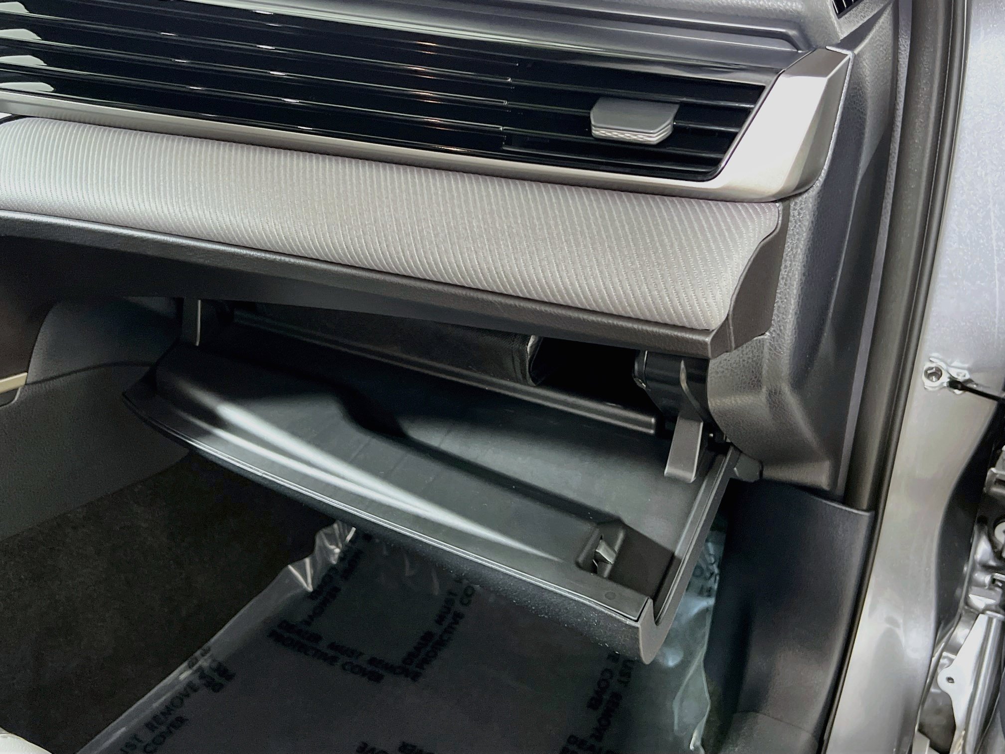 Used 2026 Toyota Camry SE FWD image 35