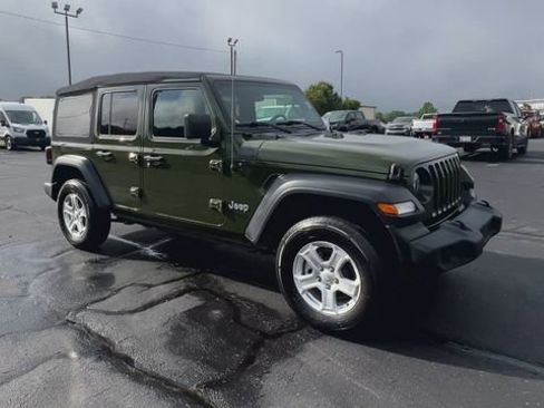 Used 2020 Jeep Wrangler Unlimited Sport S image 2