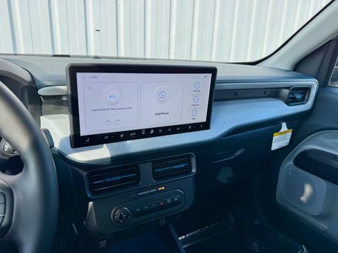 New 2025 Ford Maverick XLT w/ XLT Luxury Package FWD image 21
