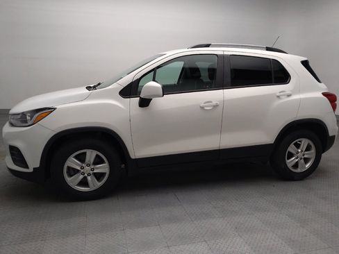 Used 2021 Chevrolet Trax LT FWD image 2