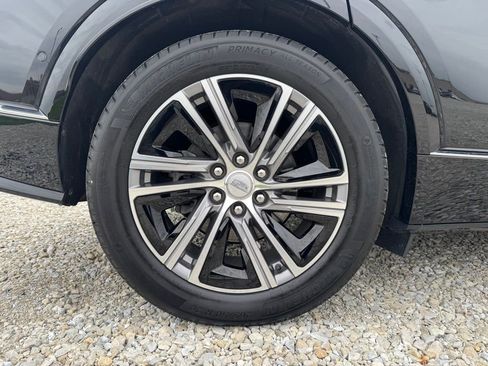 Certified 2024 Cadillac Lyriq Luxury AWD/4WD image 17