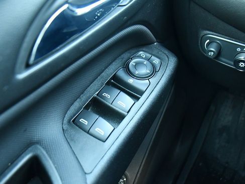 Used 2022 Chevrolet Equinox RS w/ RS Leather Package image 23