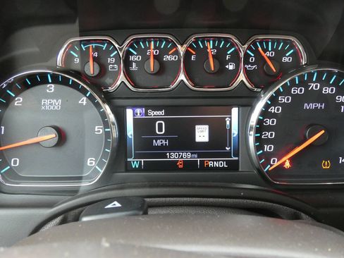 Used 2019 Chevrolet Suburban LT AWD/4WD image 26
