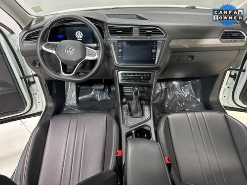 Used 2022 Volkswagen Tiguan SE image 14