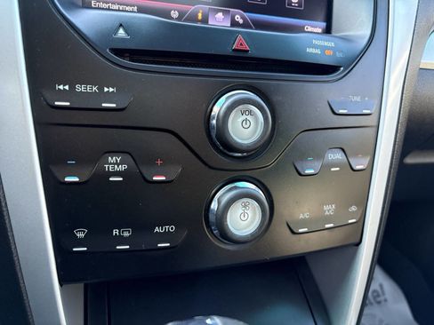 Used 2013 Ford Explorer XLT image 38