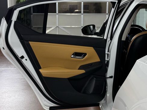 Used 2023 Nissan Sentra SV w/ SV Premium Package image 29