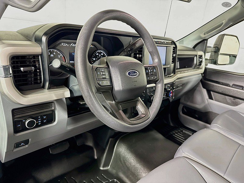 Used 2024 Ford F250 XL AWD/4WD image 9