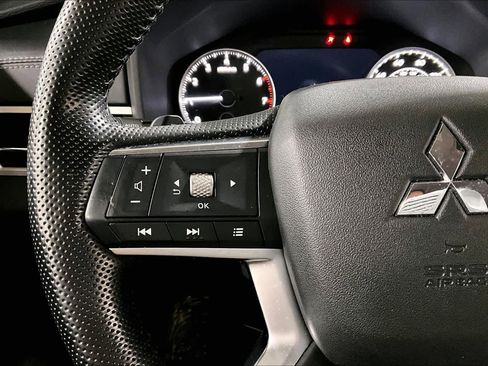 Used 2022 Mitsubishi Outlander SEL image 23