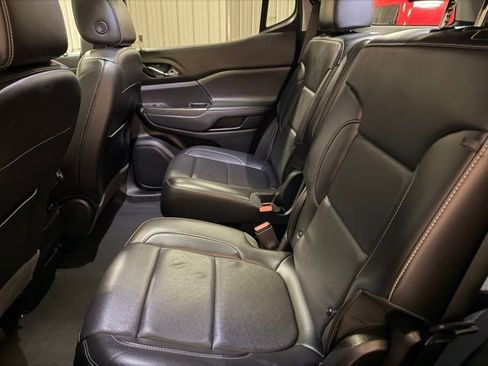 Used 2023 GMC Acadia SLT w/ Elevation Edition image 18