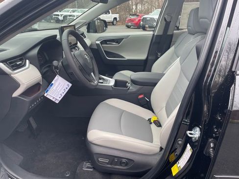 New 2025 Toyota RAV4 Limited image 40