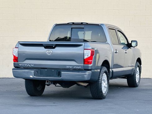 Used 2019 Nissan Titan SV AWD/4WD image 7
