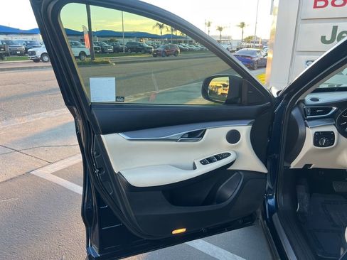 Used 2022 INFINITI QX50 Luxe image 19