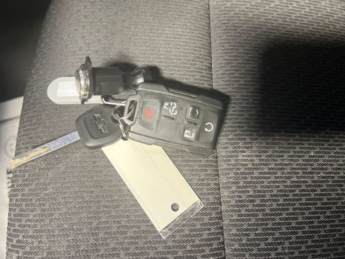 Used 2021 Chevrolet Silverado 1500 Custom image 21