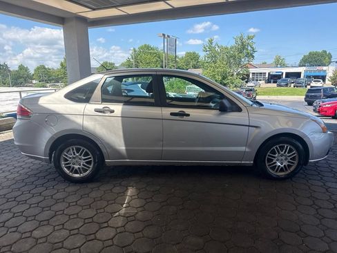 Used 2011 Ford Focus SE w/ 201A Rapid Spec Order Code FWD image 5