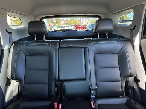 Certified 2024 GMC Terrain SLT image 23