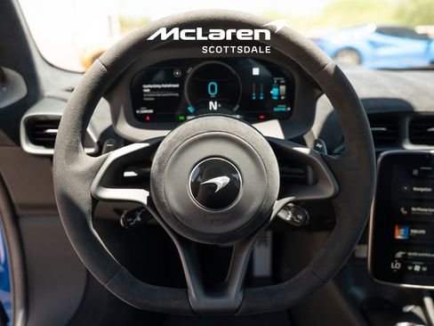 Used 2023 McLaren Artura RWD image 13