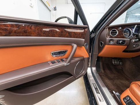 Used 2016 Bentley Flying Spur W12 image 25