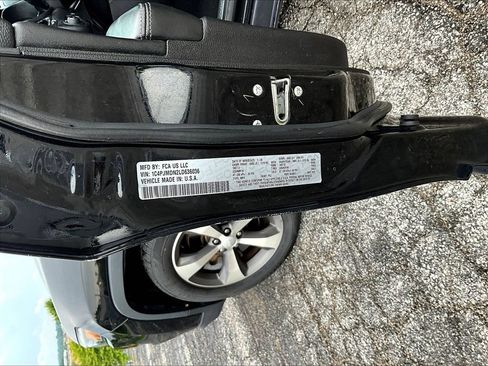 Used 2020 Jeep Cherokee Limited AWD/4WD image 22