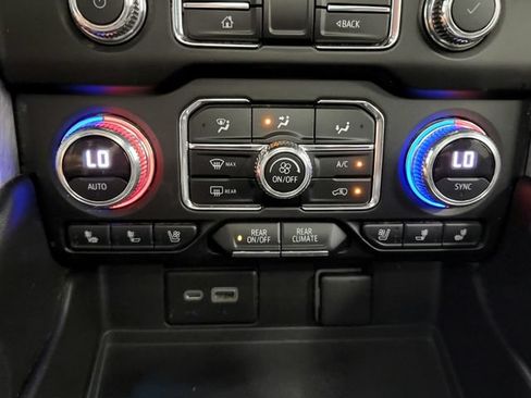 Used 2021 GMC Yukon SLT w/ SLT Premium Package RWD image 25