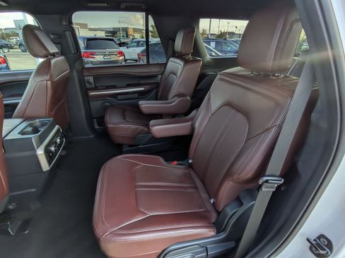 Used 2024 Ford Expedition Limited image 27