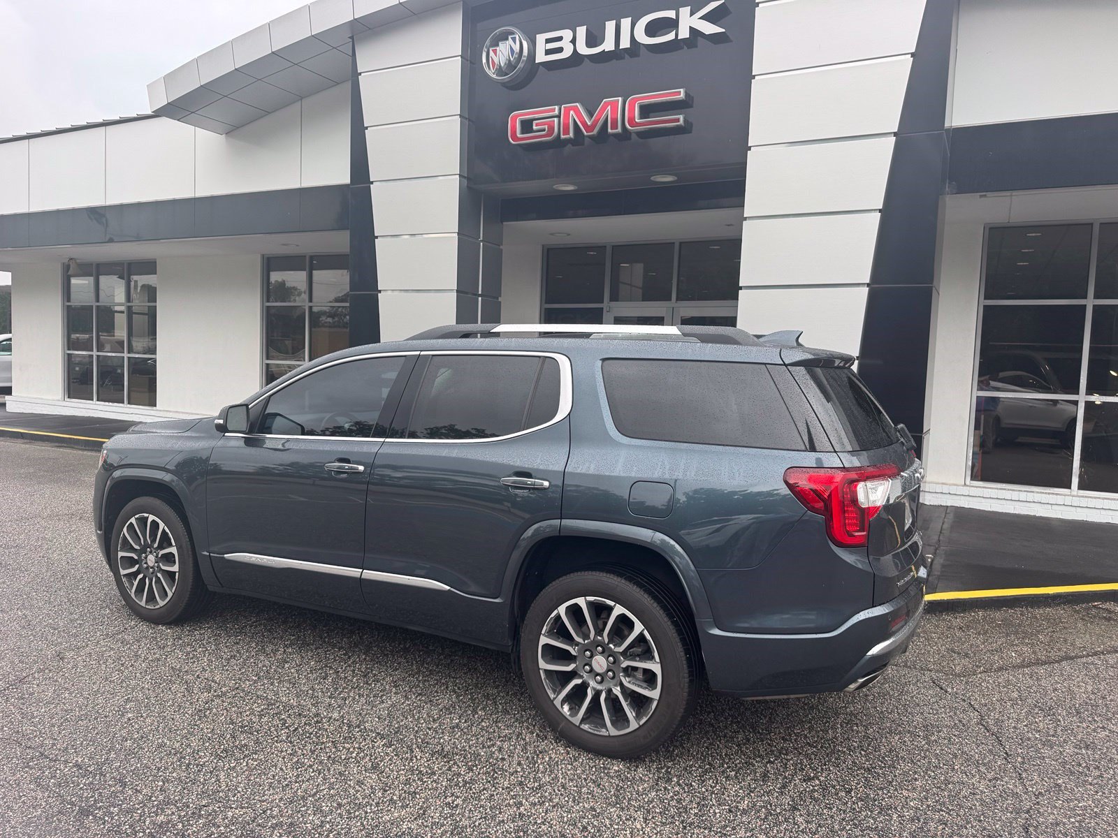 Used 2020 GMC Acadia Denali w/ Trailering Package FWD image 5