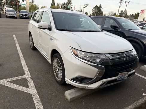 Used 2019 Mitsubishi Outlander SEL image 1