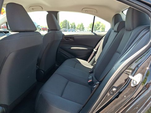 Used 2025 Toyota Corolla LE FWD image 11