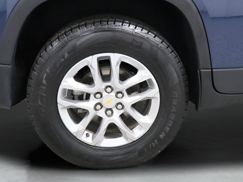 Used 2023 Chevrolet Traverse LS FWD image 32