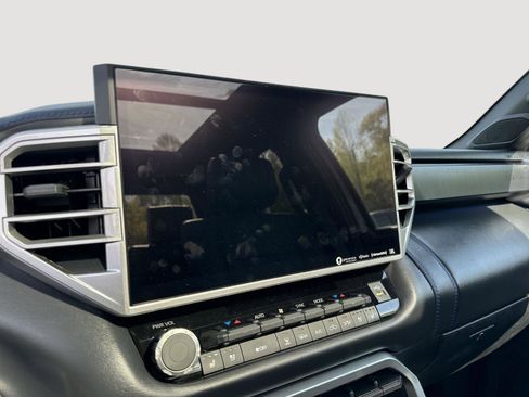 Used 2024 Toyota Tundra Platinum image 12