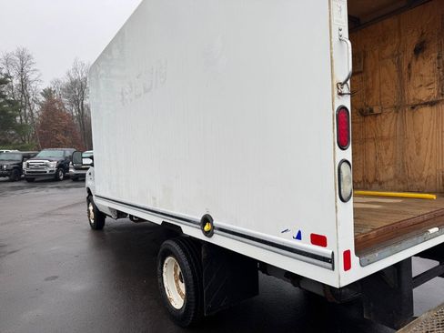 Used 2018 Ford E-450 and Econoline 450 Super Duty w/ Exterior Upgrade Package image 10