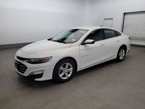 Used 2024 Chevrolet Malibu LS image 2