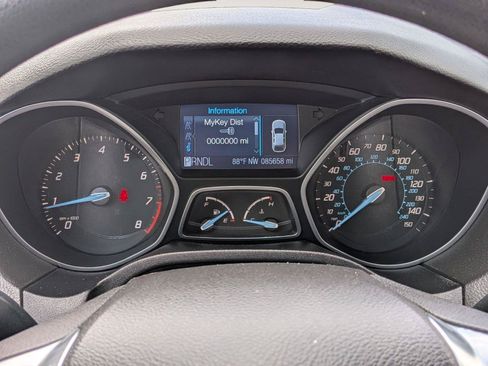 Used 2012 Ford Focus SE FWD image 11