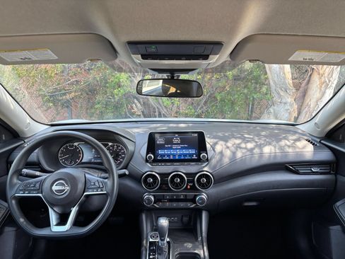 Used 2025 Nissan Sentra SV FWD image 31