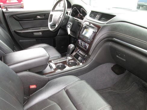 Used 2016 Chevrolet Traverse LTZ AWD/4WD image 17