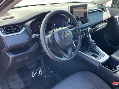 Used 2025 Toyota RAV4 XLE AWD/4WD image 18